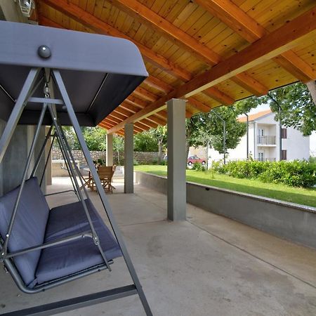 Nehaj Apartment Сен Екстериор снимка