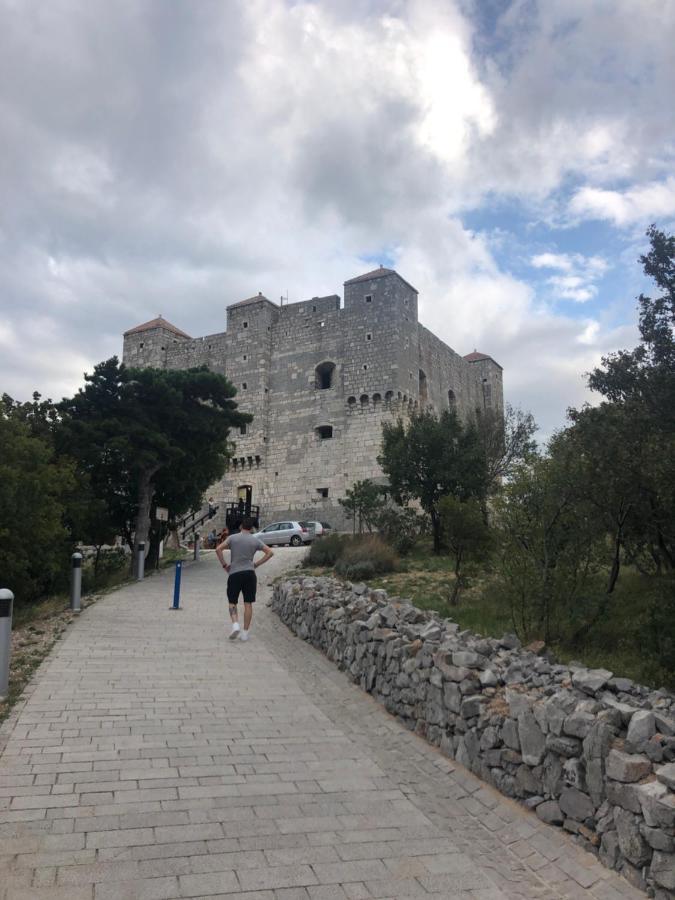 Nehaj Apartment Сен Екстериор снимка