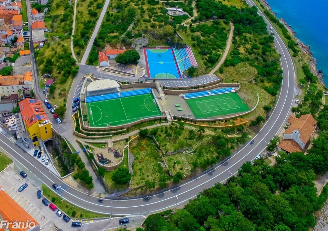 Nehaj Apartment Сен Екстериор снимка