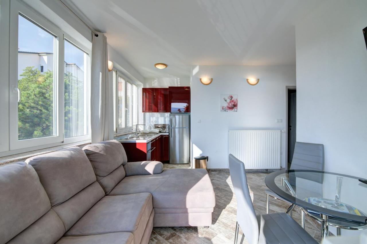 Nehaj Apartment Сен Екстериор снимка