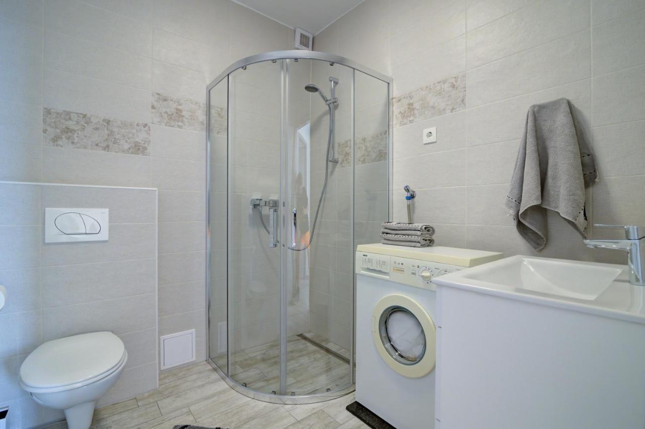 Nehaj Apartment Сен Екстериор снимка
