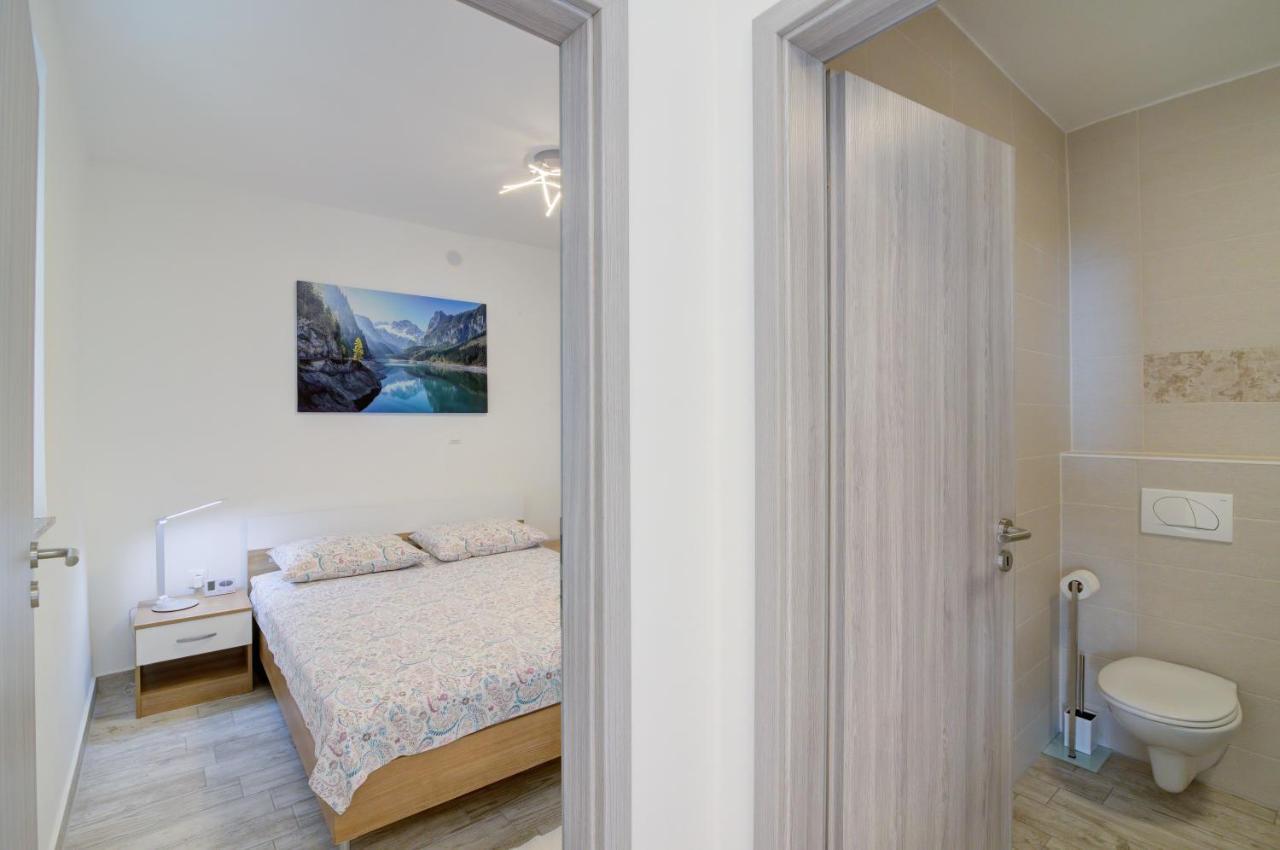 Nehaj Apartment Сен Екстериор снимка