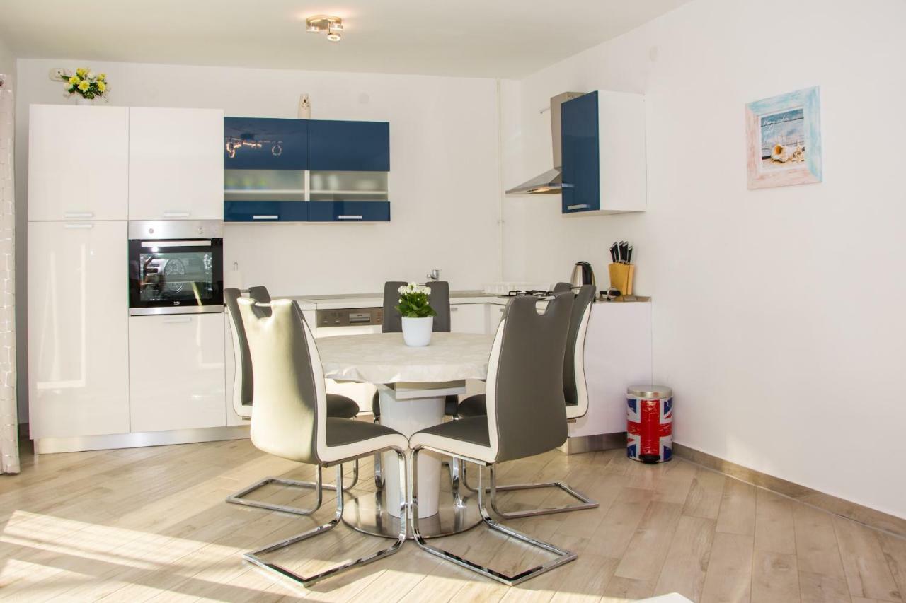 Nehaj Apartment Сен Екстериор снимка